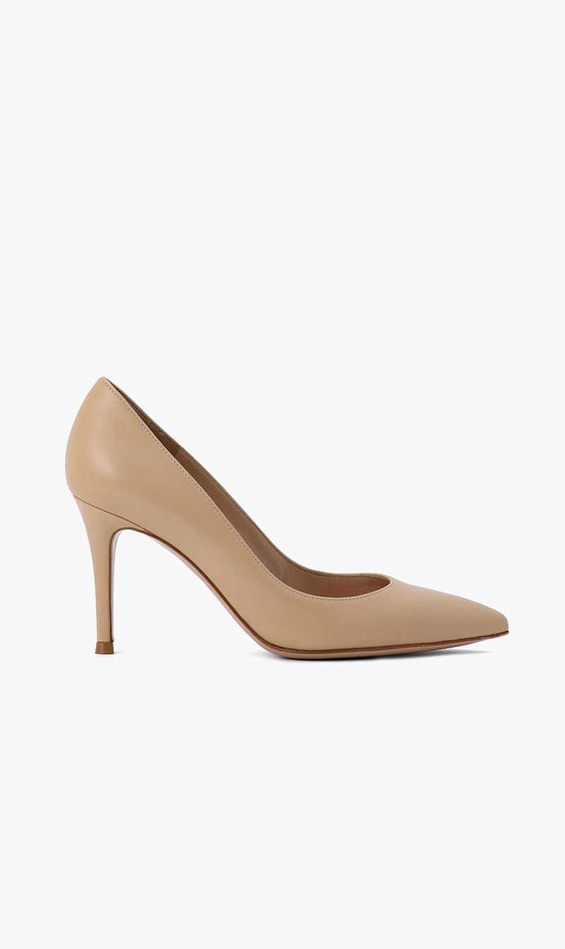 

Gianvito Rossi Pointed Leather Pumps