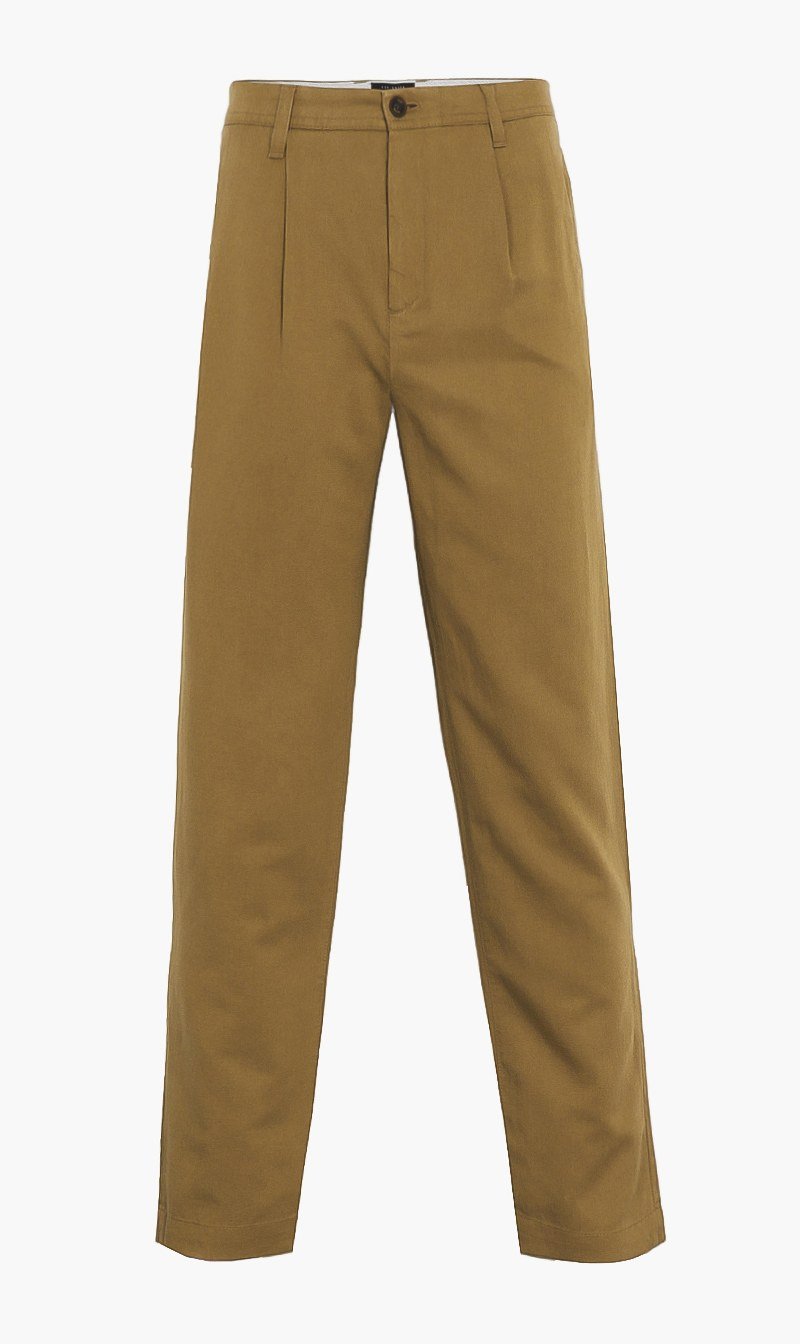 

Pleated Tapered Trouser