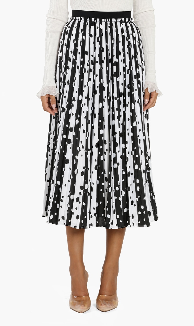 

Vyvian Polka Dot Pleated Skirt